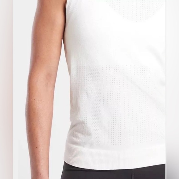 NWOT WOMEN’S ATHLETA IN MOTION TANK IN WHITE SIZE M - Picture 2 of 7
